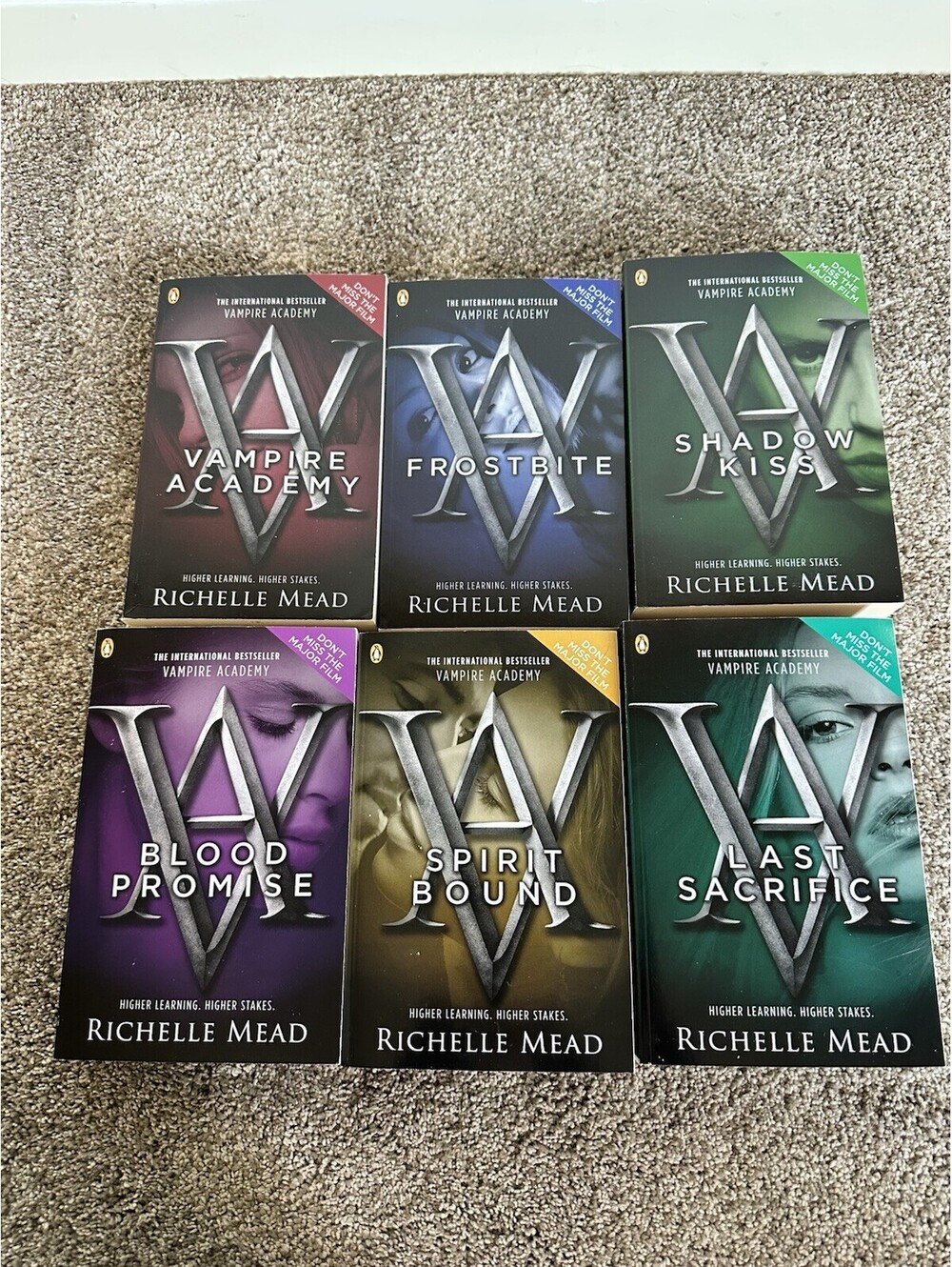 Richelle Mead Vampire Academy Novels Set 1-6 Paperback Book Lot Pre-owned